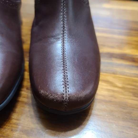 Clarks Women's Leather Ankle Boot - Picture 11 of 11